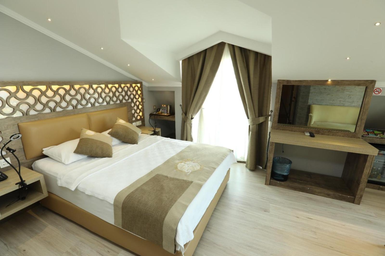 Unluselek Hotel อานามูร์ ภายนอก รูปภาพ