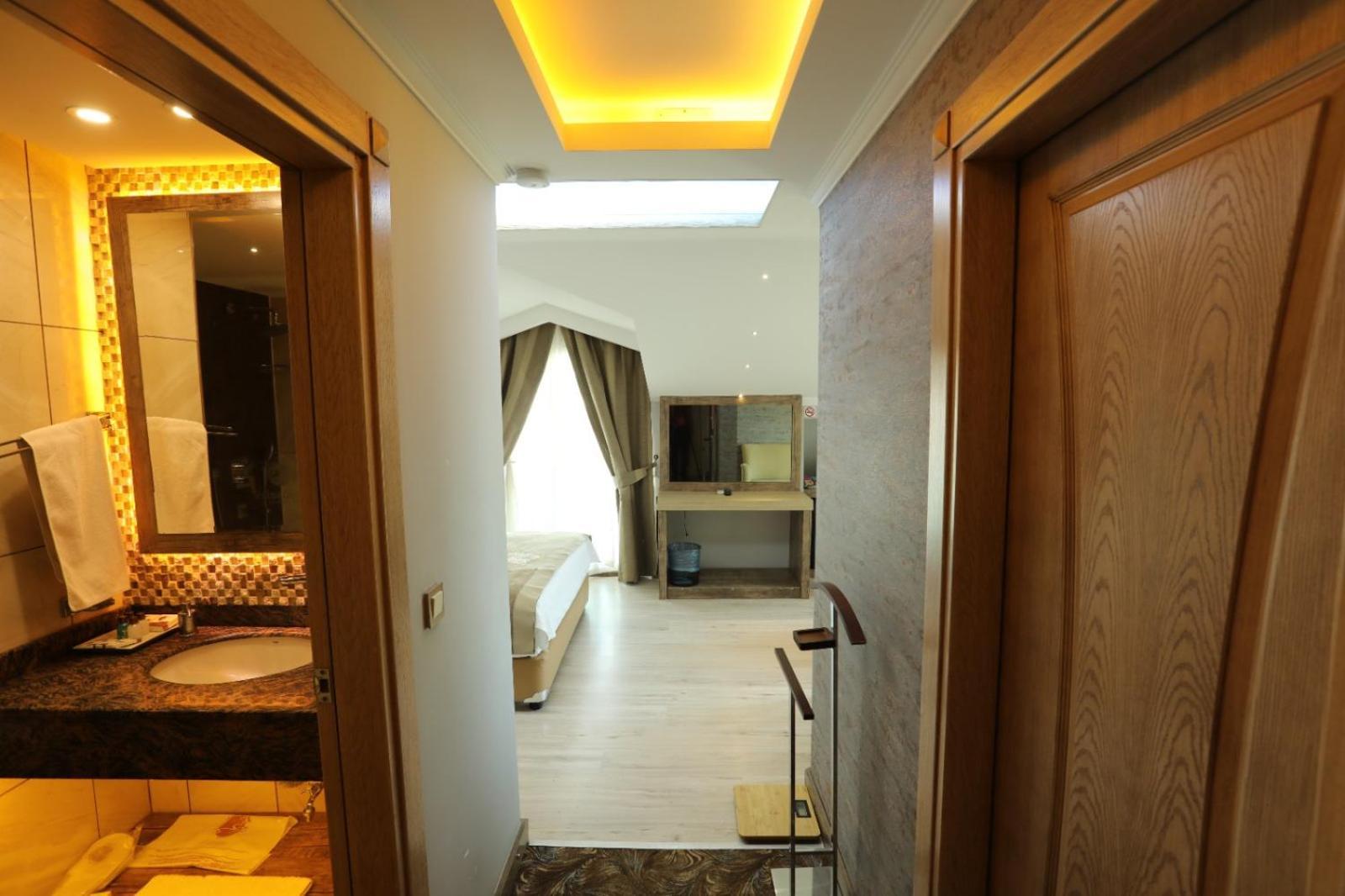 Unluselek Hotel อานามูร์ ภายนอก รูปภาพ