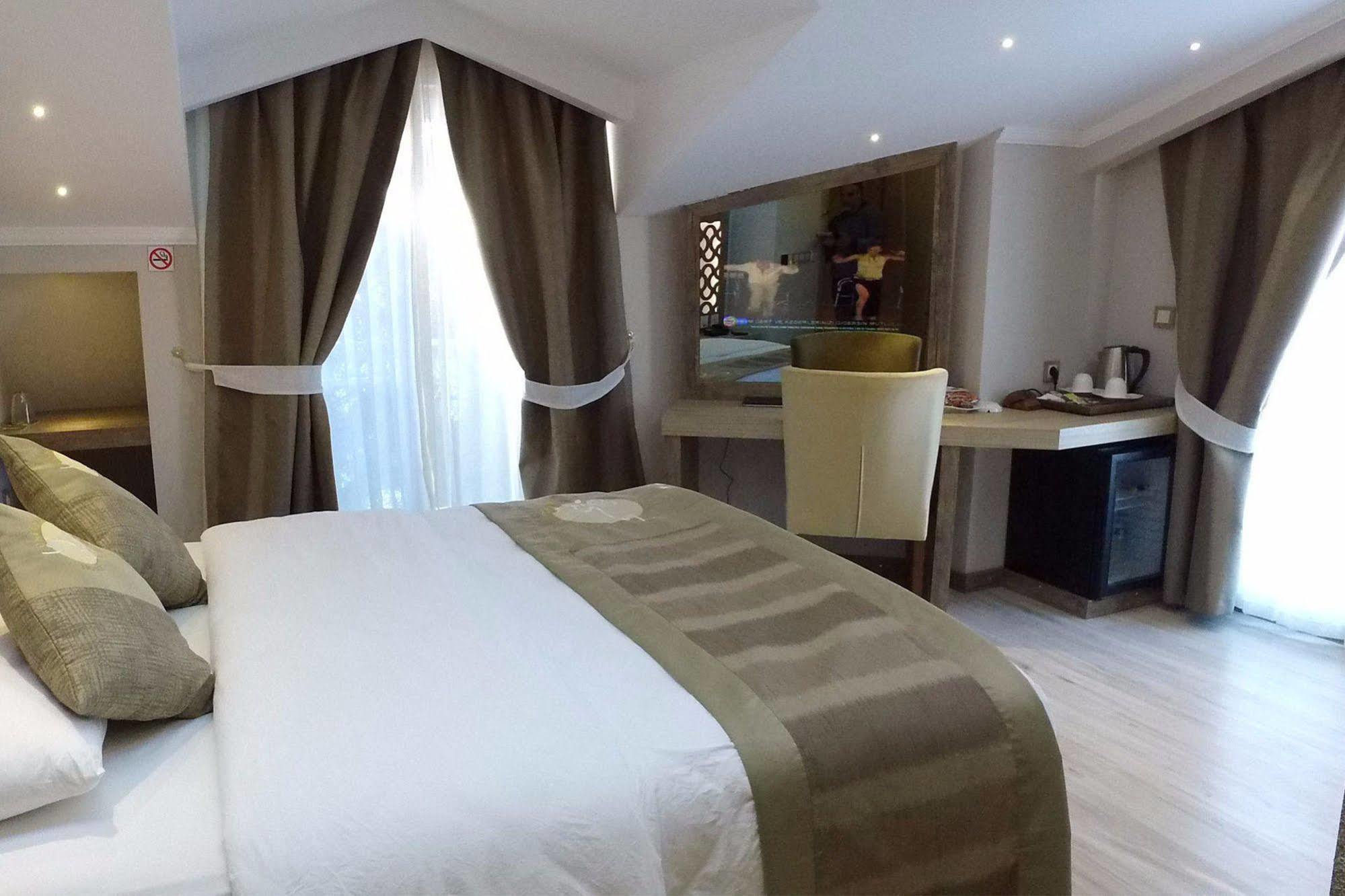 Unluselek Hotel อานามูร์ ภายนอก รูปภาพ